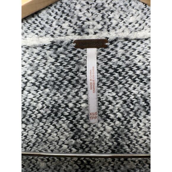 Free People Gray White Plaid Oversized Open Cardigan Wool Blend Women’s XS Cozy - Picture 4 of 7